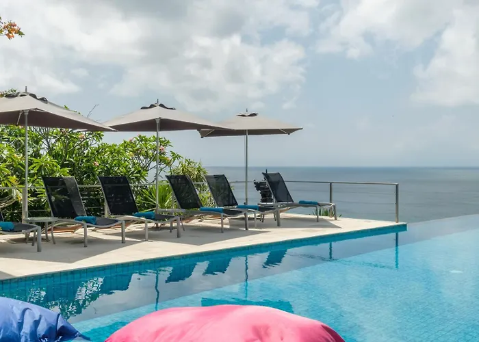 Suluban Cliff Bali Uluwatu (Bali)
