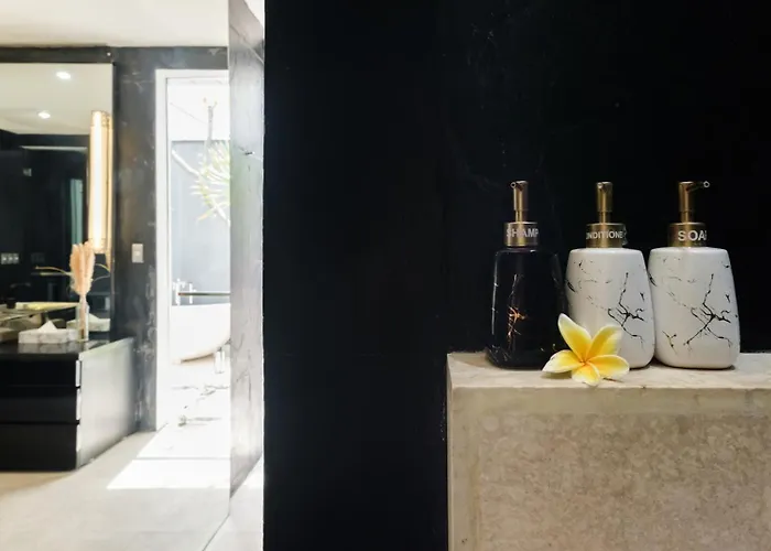 Suluban Cliff Bali Villa Uluwatu (Bali)